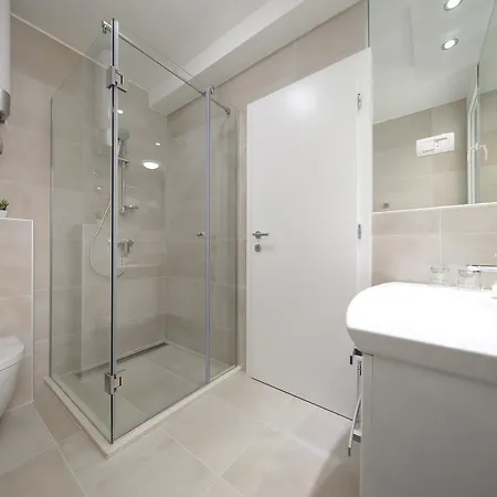 Pensión Luxury 4*