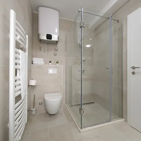 Pensión Luxury 4*